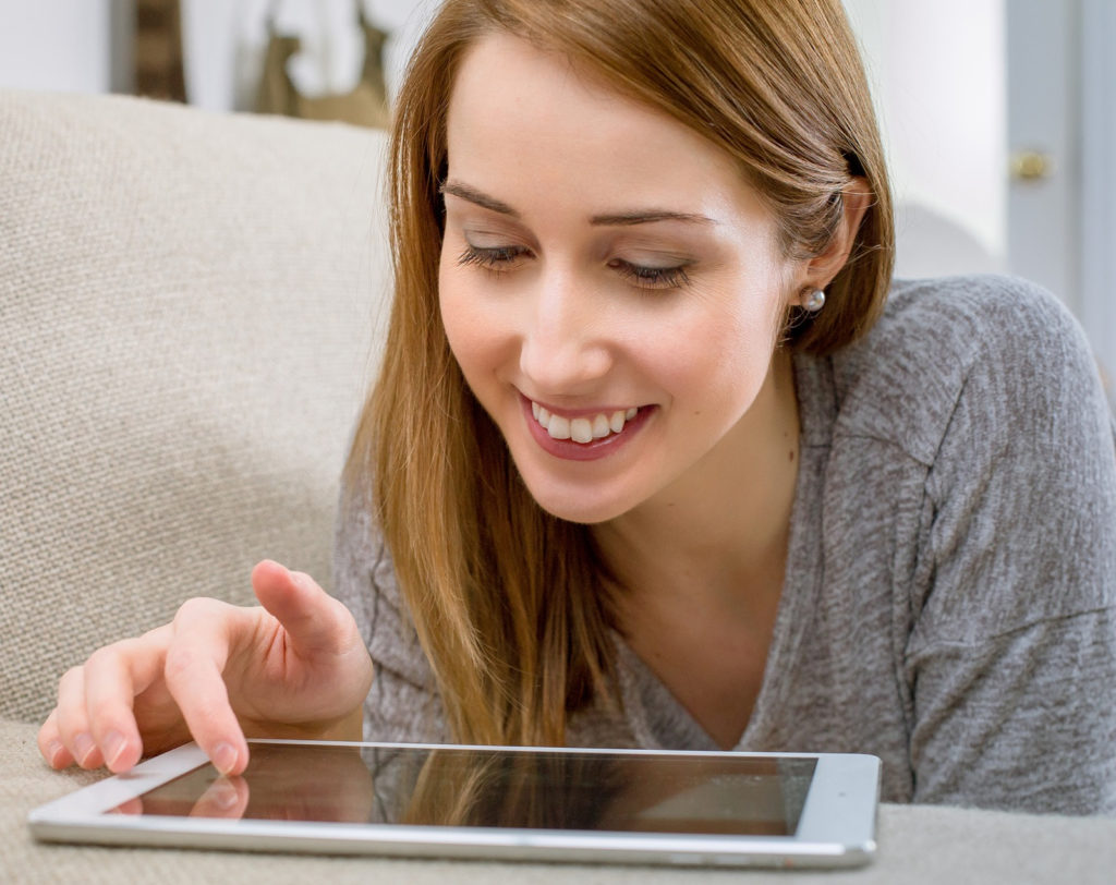 Tablet mit Flohmarkt-Apps