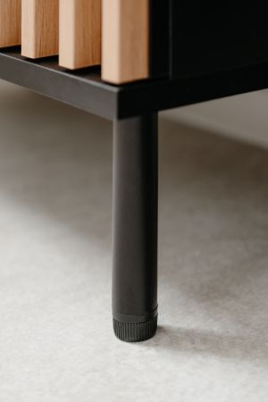 Couchtisch Biella in schwarz und Lamellen in Artisan Eiche Dekor 110 x 67 cm, Anti Fingerprint beschichtet