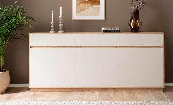 Sideboard Kiruma in Kaschmir und Artisan Eiche Kommode 202 x 89 cm, Soft-Close