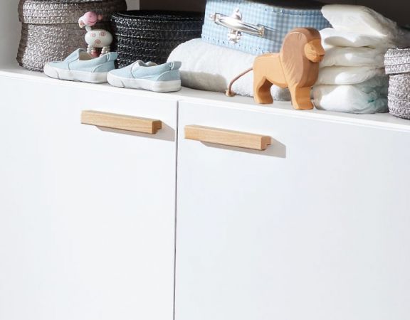Babyzimmer Wickelkommode Svea in wei� matt mit Buche massiv Babym�bel Wickeltisch 96 x 105 cm