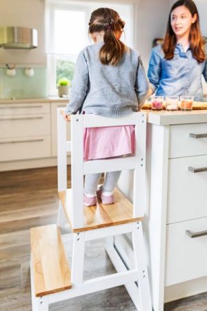 BOMI� Lernturm Swubi in wei� und natur Learning Tower Stehhilfe f�r Kinder