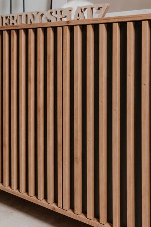 Kommode Madem in Artisan Eiche und Anthrazit mit 3D-Lamellen Wohn- und Esszimmer Sideboard 80 cm