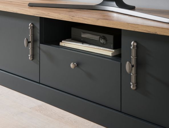 TV-Lowboard Ribera in grau und Wotan Eiche Landhaus TV Unterteil 158 x 51 cm