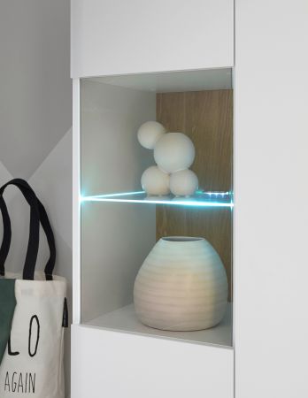 Vitrine Isgard in wei� matt und Scandi Eiche Vitrinenschrank skandinavisch 53 x 197 cm