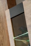 Highboard Heron in Eiche und Schwarz, Vitrine mit LED Beleuchtung, 90 x 132 cm