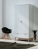 Kleiderschrank Lundby in matt wei� mit Sonoma Eiche massiv Dreht�renschrank 2-t�rig skandinavisch 90 x 180 cm