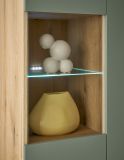 Highboard Juna in Salbei und Evoke Eiche Vitrine skandinavisch 90 x 134 cm